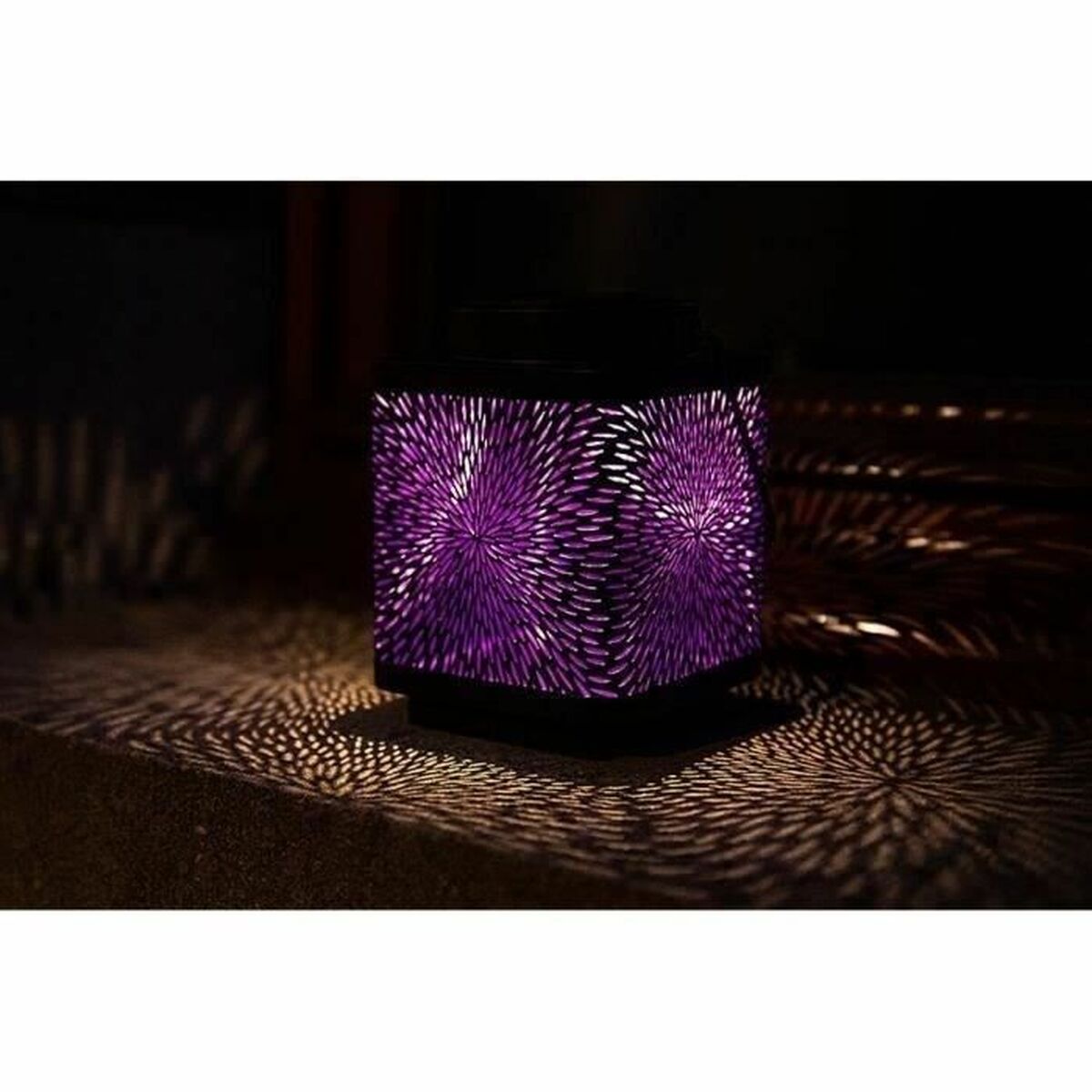 Solar Garden Lamp Attract - 6-8 Hour Outdoor Light